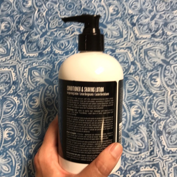 AG 12 oz. Conditioner and Shaving Lotion with Aloe - Picture 2 of 3